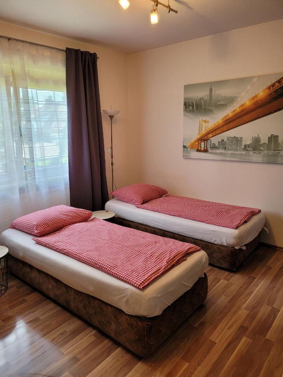 Zentral gelegene, sehr ruhige und helle Wohnung Graz Exterior foto